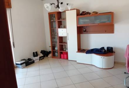 Three-room apartment in the central area