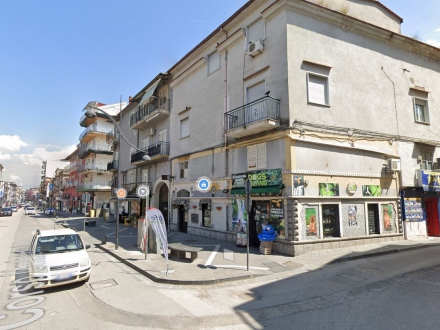 Locale commerciale di 60mq su 2 livelli, Corso Umberto